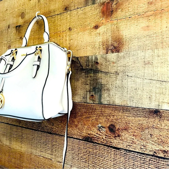 Micheal Kors Ciara Saffiano Leather Satchel/Crossbody Bag - Picture 5 of 16